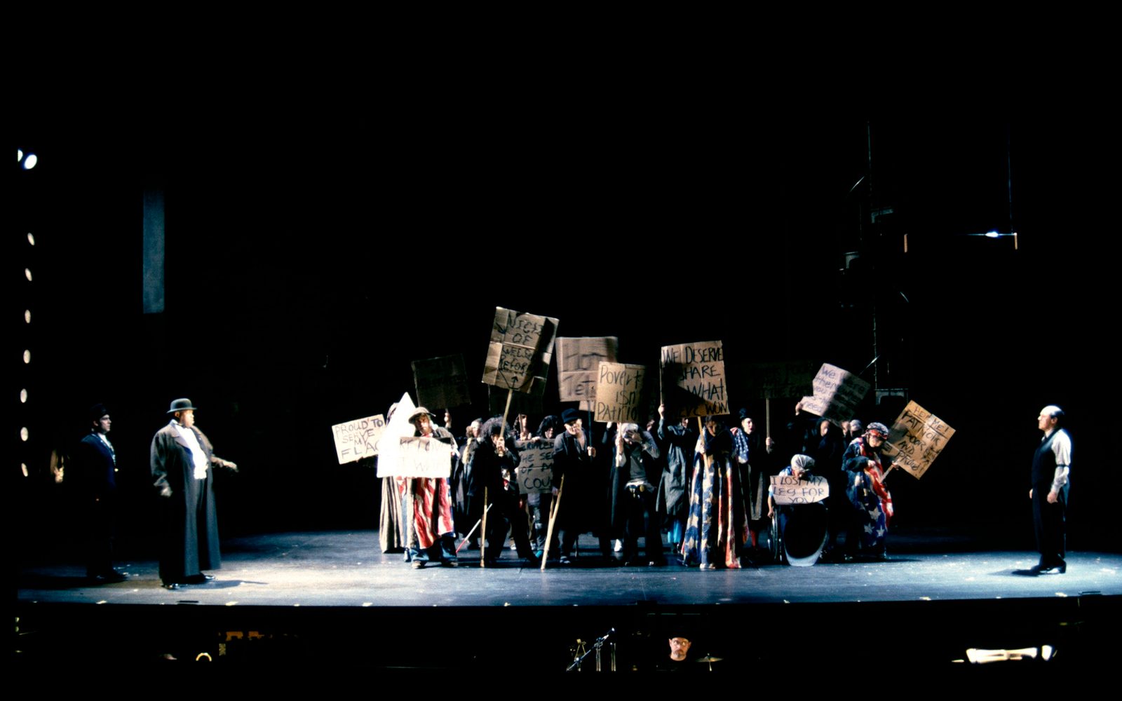 Threepenny Opera production photo