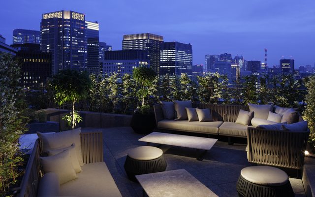 The Palace Hotel lounge overlooking Tokyo