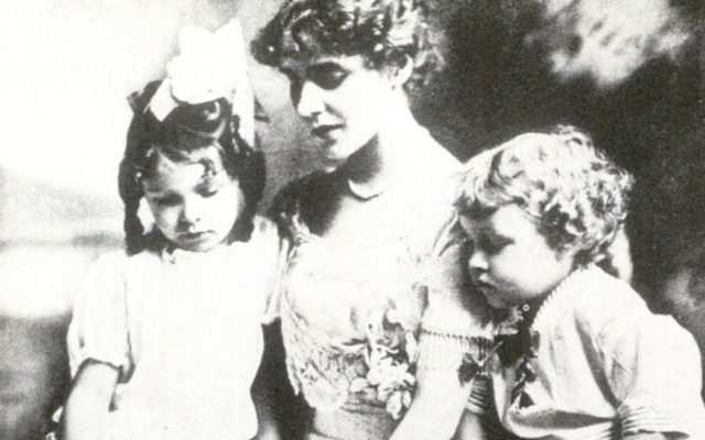 Edwina with Tom and his sister Rose Isabel.