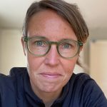 Julie Thompson Headshot